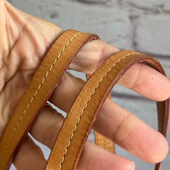 Louis Vuitton - Picture 9 of 14